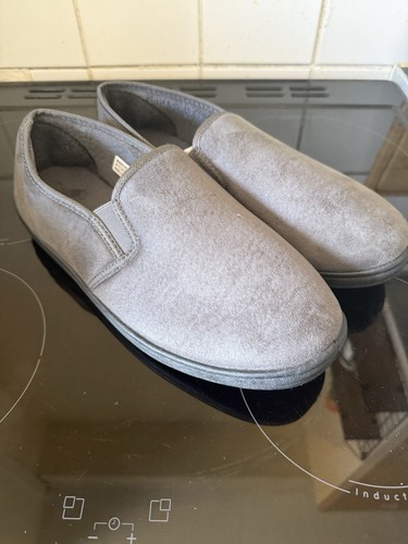 Prison issue slippers hmp new - prison,