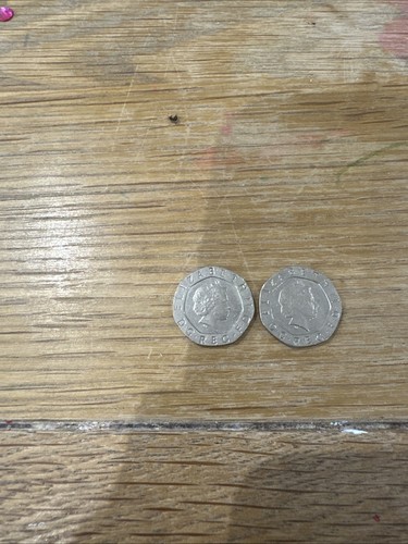 Undated 20p coins - 2,