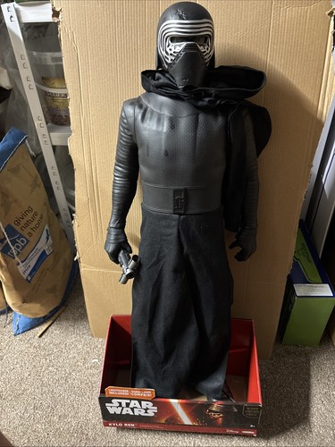 Giant kylo ren - giant, action