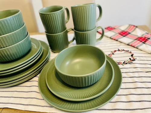 Vissel dinner set for - -, 16