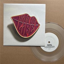 SUPERGRASS KISS OF LIFE 7" 2004 Clear vinyl with we dream of this - nice copy  U