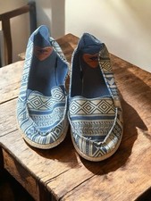 Rocket Dog Women’s Blue Tribal Slip-On Flats Size 8 Espadrille Round Toe Shoes