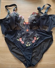 M and S Bra Set. 40E Bra. 14 Bottoms.