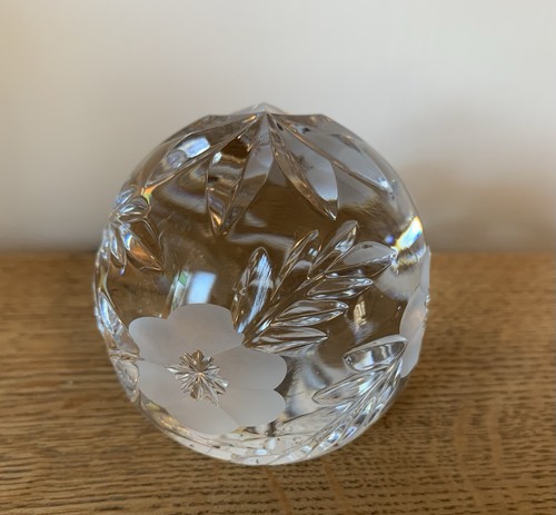 Paper weight lead - lead, cut