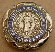 VINTAGE ENAMEL BADGE GENERAL NURSING COUNCIL ENGLAND & WALES R.M.N. BADGE 1956