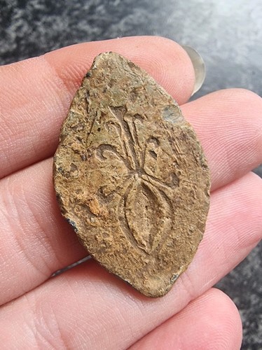 Medieval lead vessica seal - medieval,