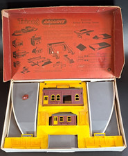 Tri-ang Railways R.81 - OO Gauge - Complete Vintage Station Set