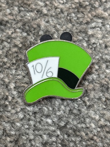 Mad hatters hat pin badge - hatters,