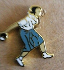 FEMALE LADY BOWLS PLAYER