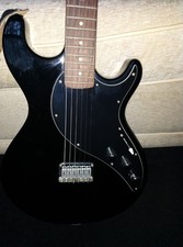 Electric guitar line 6 variax very nice condition 