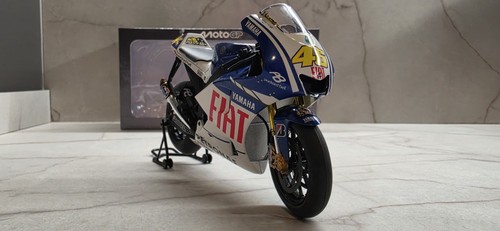 Valentino rossi yamaha yzr - valentino,