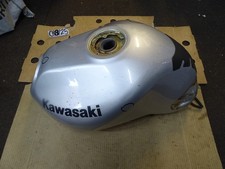 Kawasaki ZR7 ZR-7 Fuel Petrol Tank 2001 8/25
