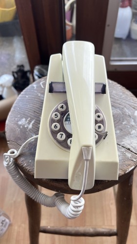 Wild wolf cream - &, phone