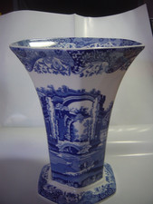 magnificent-Spode Blue Italian 27 cm tall Hexagonal Vase-lovley condition-freepp