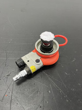 3M Air-Powered Mini-Random Orbital Sander compact palm-style 63374