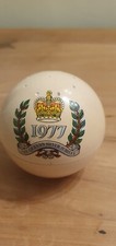 Queen Elizabeth - Silver Jubilee - 1977 - Twist top talc shaker
