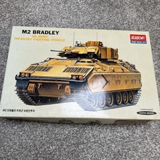 Academy Hobby 13237 M2 BRADLEY
