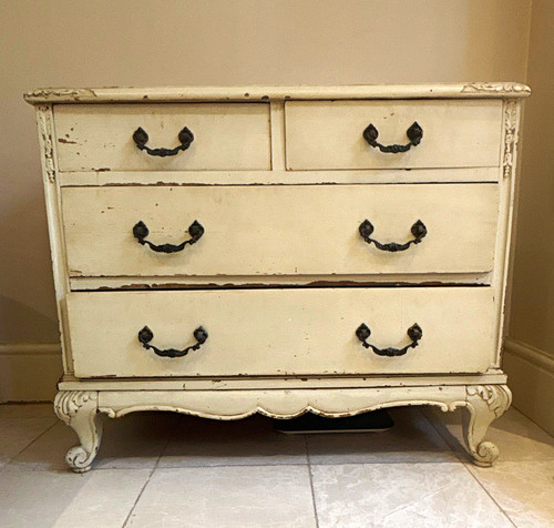 Shabby chic white distressed - shabby,