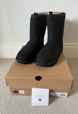 UGG Australia Womens Classic Short Closed Toe Mid-Calf Black 7.0 US