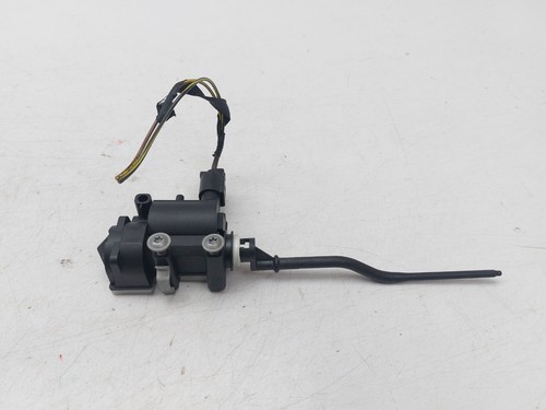 Fuel flap actuator - flap,