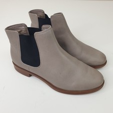 Clarks Taylor Shine Boots Womens 3E Mushroom Chelsea Pull On Wide Fit