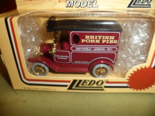Lledo model ford - lledo, van