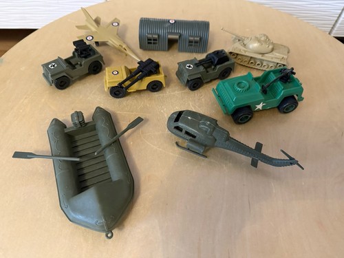 Unbranded plastic toy - toy, army