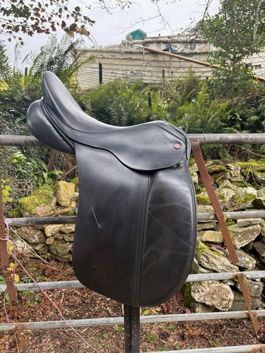 Albion black dressage saddle