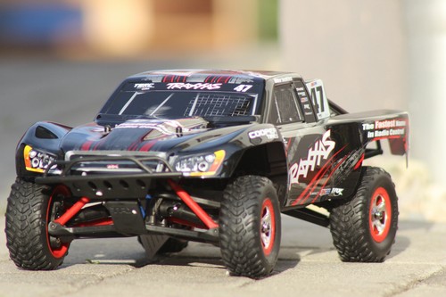 Traxxas 70054 black slash - 70054-8,