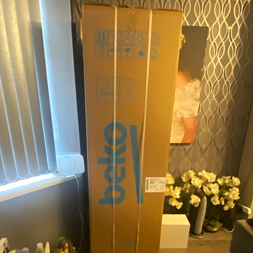 Beko fridge freezer cne4581vw - beko,