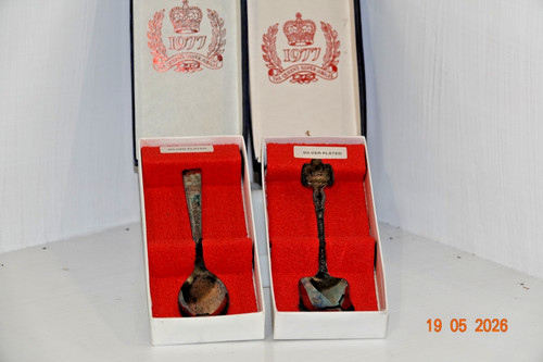 Pair royal memorabilia - of,