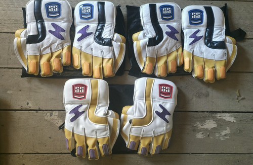 Wicket keeping gloves - wicket, padded