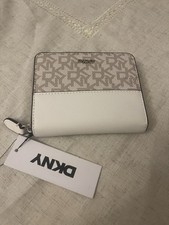 DKNY VELA - SM ZIP AROUND Wallet In Beige