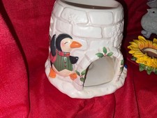 Yankee Candle Co. Penguin Party Tart Burner Christmas themed home decor