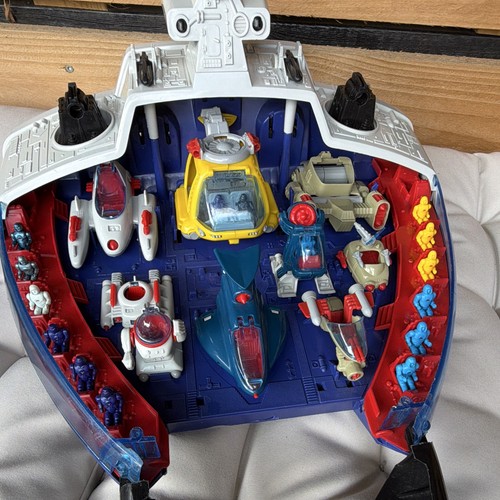 Manta force large spaceship - force,