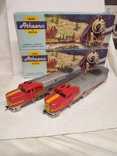HO SCALE ATHEARN SANTA FE PA 1 POWERED & DUMMY LOCOMOTIVES BOXED