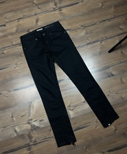 Burberry Bexton Women`s Black