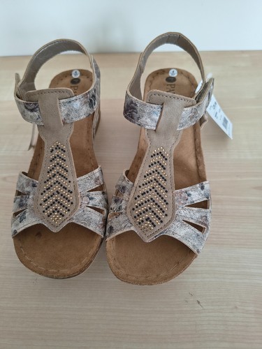 Bnwt pavers womens beige grey - pavers,
