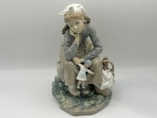 Ladro Dutch Girl with Doll No