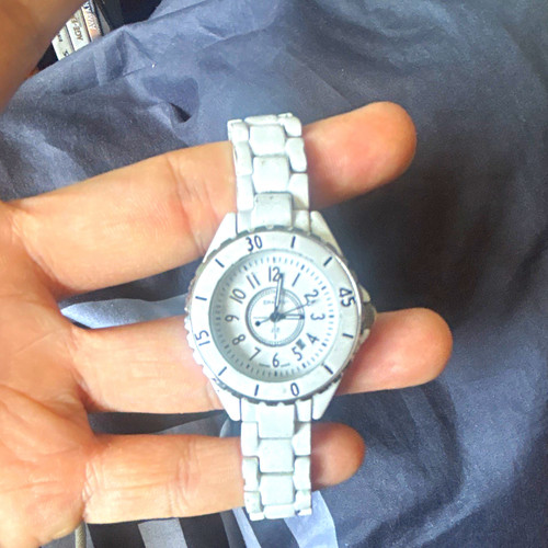 Silver tone analogue - silver,