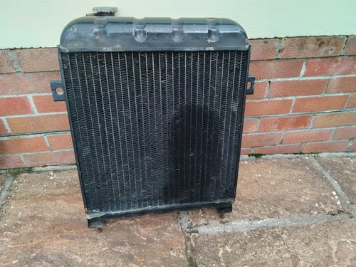 Daimler 250 radiator - v8,