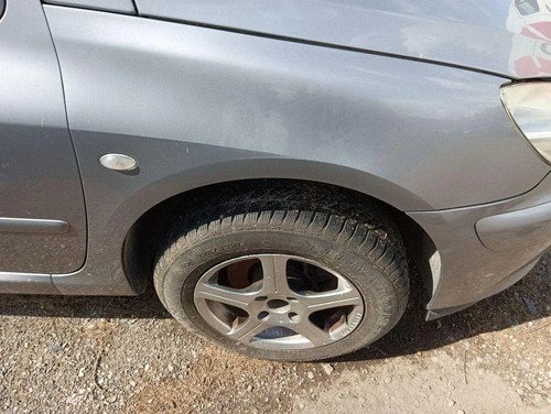 Peugeot 307 front right - 3b,