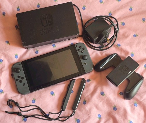 Grey nintendo switch - nintendo,