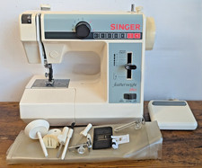 Vintage SINGER Compact Featherweight Plus Free-Arm Sewing Machine - Model 324