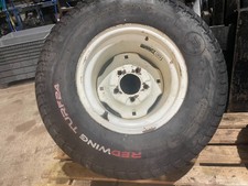 Front stud wheel - front,