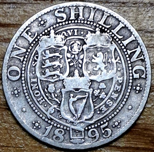 1895 queen victoria old - victoria, head