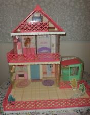 HORNBY Dolls House 2 Cassy dolls 1 Horse and cloth field and jumping fences 1990