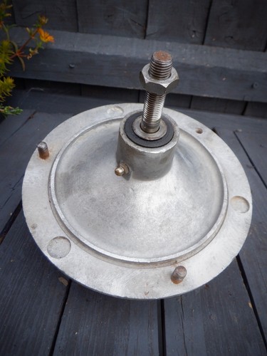 Lambretta front wheel hub - lambretta,