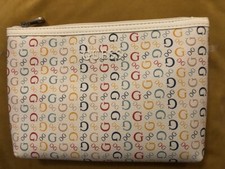 Guess Make-Up Toiletries Hand