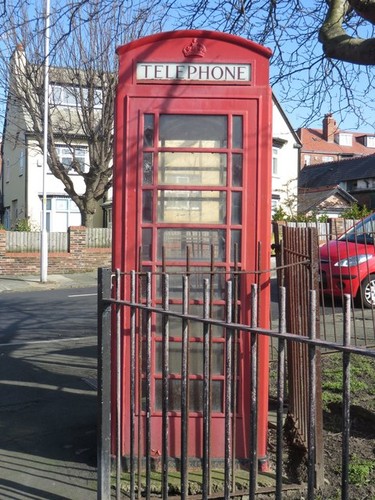 Photo 6x4 old phone box - photo, grove